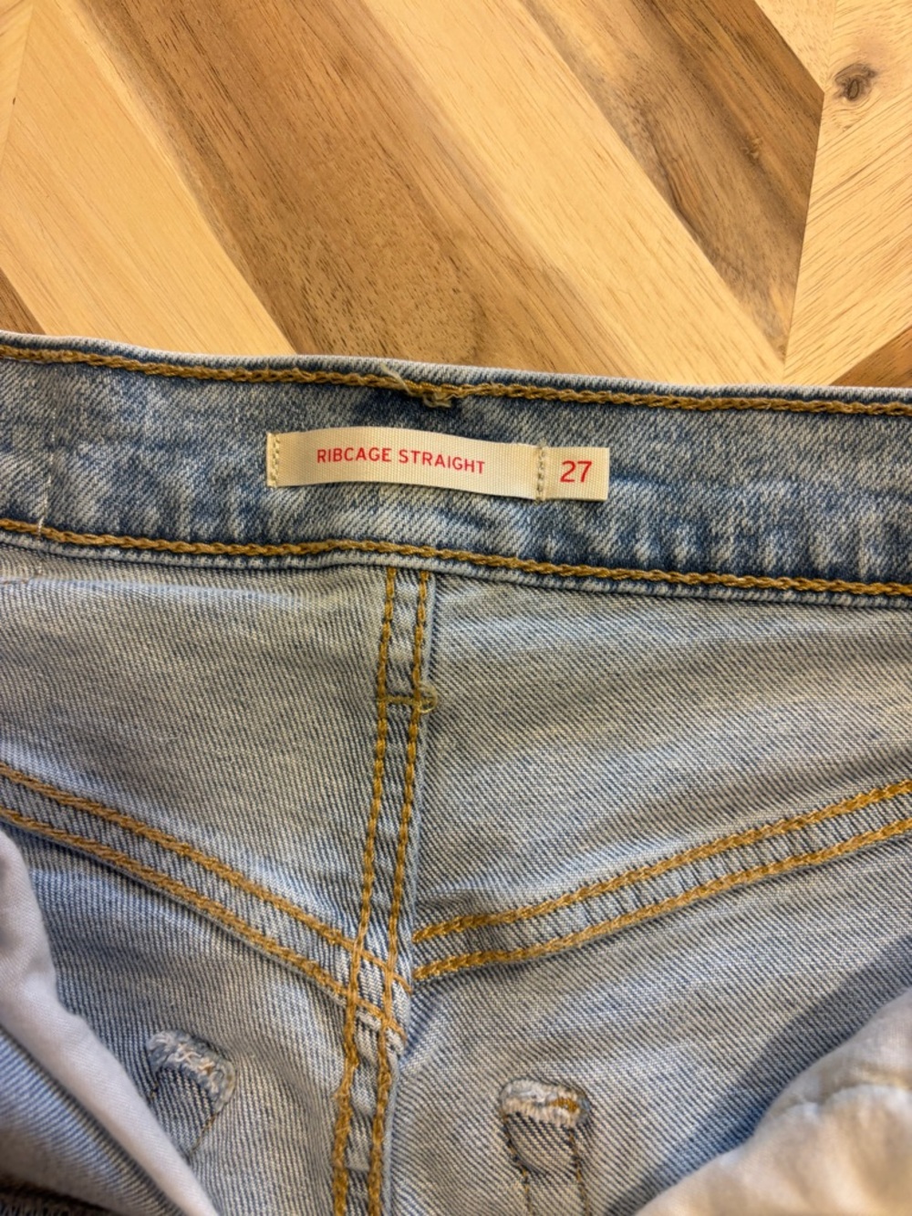 Levi's Ribcage Straight - Picture 8 of 8